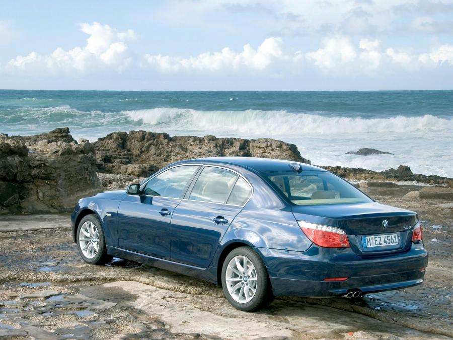  BMW 530i Sedan 2007 года  (фото 3 из 16)
